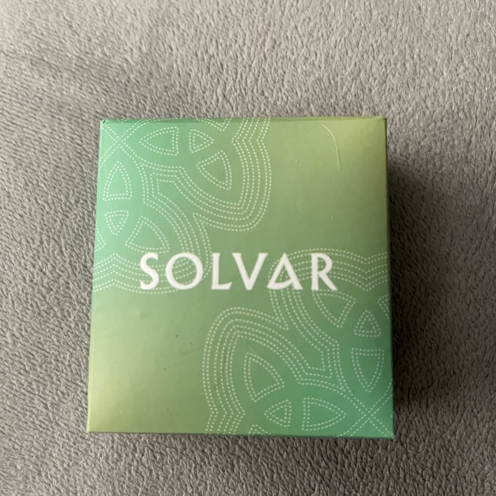 Solvar September claddagh necklace